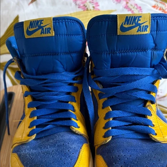 Nike Air Jordan 1 Retro OG Laney - Picture 11 of 12